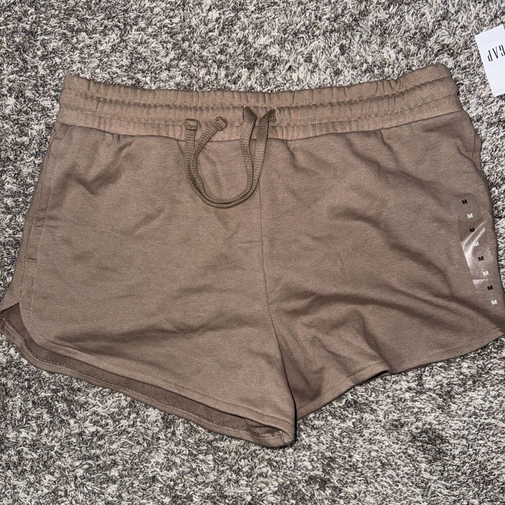 Gap Women’s Sweat Shorts Size Medium Brown NWT